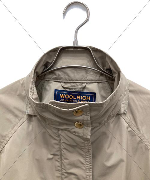 WOOLRICH（ウールリッチ）WOOLRICH (ウールリッチ) マウンテンパーカー ベージュ サイズ:Sの古着・服飾アイテム