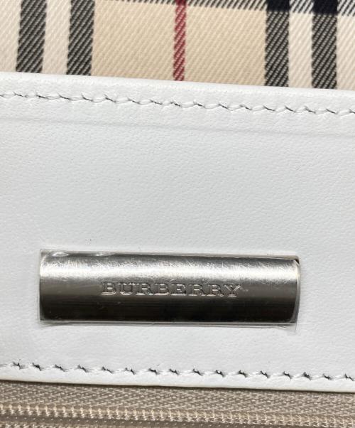 BURBERRY（バーバリー）BURBERRY (バーバリー) セミショルダーバッグ ホワイトの古着・服飾アイテム