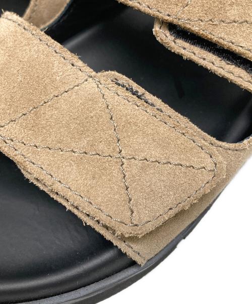 PELLICO SUNNY（ペリーコサニー）PELLICO SUNNY (ペリーコサニー) スエードベルクロストラップサンダル ブラック×ベージュ サイズ:38の古着・服飾アイテム