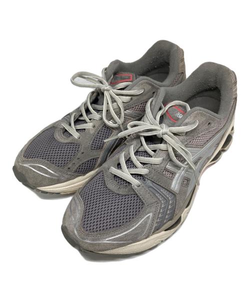 asics（アシックス）asics (アシックス) GEL-KAYANO 14 グレー×レッド サイズ:27cmの古着・服飾アイテム