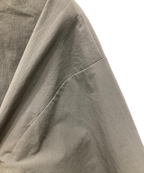 BEAUTY&YOUTH UNITED ARROWS（ビューティーアンドユースユナイテッドアローズ）BEAUTY&YOUTH UNITED ARROWS (ビューティーアンドユースユナイテッドアローズ) アジャストカットソー オリーブ サイズ:Lの古着・服飾アイテム