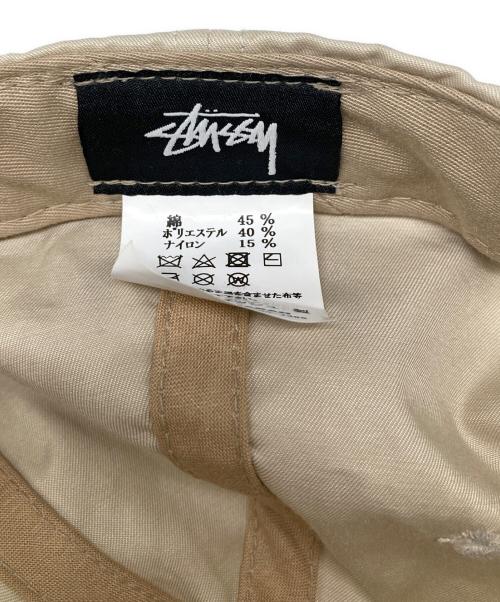 stussy（ステューシー）stussy (ステューシー) ベーシックストックロゴキャップ ベージュの古着・服飾アイテム