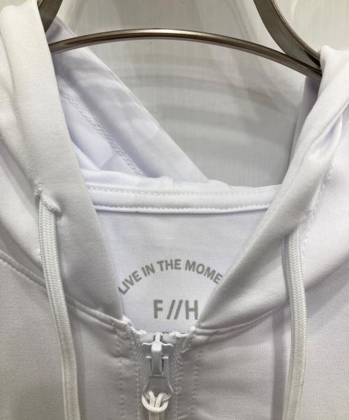 FREELY CIRCLE（フリーリーサークル）FREELY CIRCLE (フリーリーサークル) LOGO RASH ZIP HOODIE ホワイト サイズ:XL 未使用品の古着・服飾アイテム