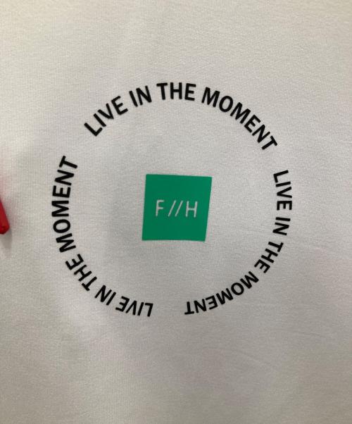 FREELY CIRCLE（フリーリーサークル）FREELY CIRCLE (フリーリーサークル) LOGO RASH ZIP HOODIE ホワイト サイズ:XL 未使用品の古着・服飾アイテム