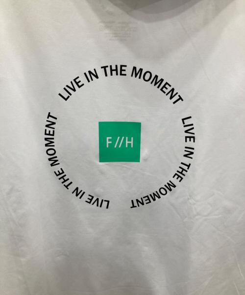 FREELY CIRCLE（フリーリーサークル）FREELY CIRCLE (フリーリーサークル) LOGO RASH ZIP HOODIE ホワイト サイズ:XL 未使用品の古着・服飾アイテム