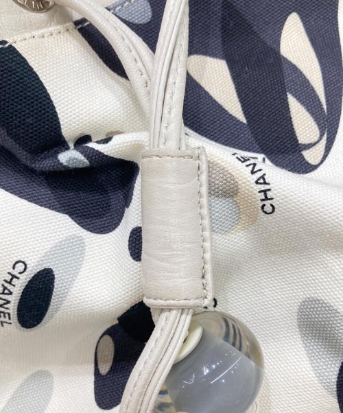 CHANEL（シャネル）CHANEL (シャネル) 総柄キャンバストートバッグ アイボリーの古着・服飾アイテム