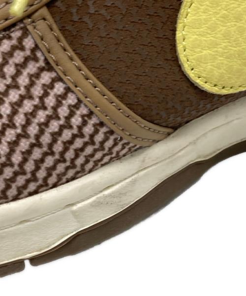 NIKE（ナイキ）NIKE (ナイキ) UNDEFEATED (アンディフィーテッド) DUNK LOW SP/ダンク ロー SP ベージュ×イエロー サイズ:27.5cmの古着・服飾アイテム