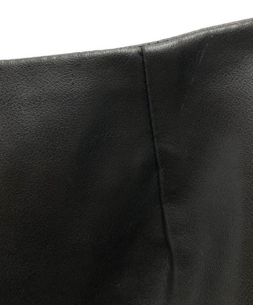 VERSACE（ヴェルサーチェ）VERSACE (ヴェルサーチェ) スタッズFレザースカート ブラック サイズ:26/40の古着・服飾アイテム