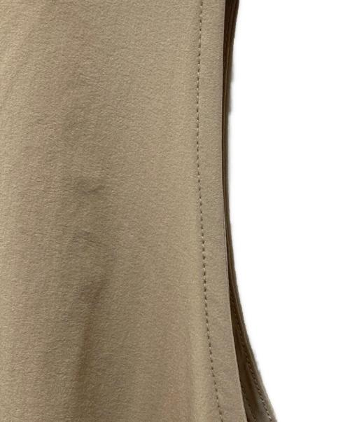 PLUS OTO.HA（プラスオトハ）PLUS OTO.HA (プラスオトハ) ノースリーブワンピース ベージュ サイズ:Freeの古着・服飾アイテム