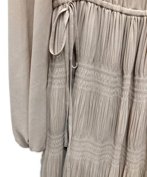 HER LIP TO（ハーリップトゥ）HER LIP TO (ハーリップトゥ) Majolica Pleated Chiffon Long Dress ベージュ サイズ:Sの古着・服飾アイテム