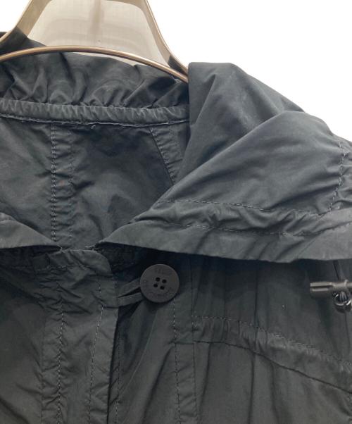 me ISSEY MIYAKE（ミーイッセイ ミヤケ）me ISSEY MIYAKE (ミーイッセイ ミヤケ) ポリナイロンジップコート ブラック サイズ:FREEの古着・服飾アイテム
