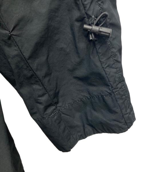 me ISSEY MIYAKE（ミーイッセイ ミヤケ）me ISSEY MIYAKE (ミーイッセイ ミヤケ) ポリナイロンジップコート ブラック サイズ:FREEの古着・服飾アイテム