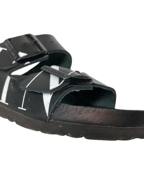 BIRKENSTOCK（ビルケンシュトック）BIRKENSTOCK (ビルケンシュトック) VALENTINO GARAVANI (ヴァレンティノ・ガラヴァーニ) Arizona ブラック サイズ:37の古着・服飾アイテム