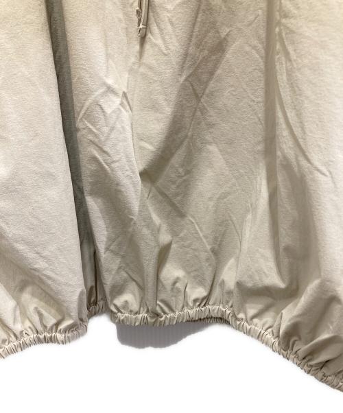 YORI（ヨリ）yori (ヨリ) レジャーカイトプルオーバー ベージュ サイズ:freeの古着・服飾アイテム