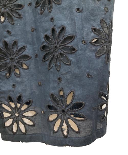 TOMORROW LAND collection（トゥモローランドコレクション）TOMORROW LAND collection (トゥモローランドコレクション) トゥルーフルール フロンタブルフレンチスリーブブラウス ネイビー サイズ:36の古着・服飾アイテム