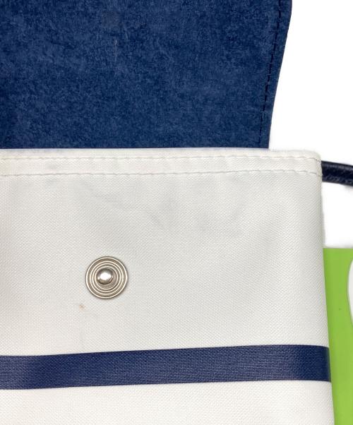 LONGCHAMP（ロンシャン）LONGCHAMP (ロンシャン) ショルダーポーチ ホワイト×ネイビーの古着・服飾アイテム