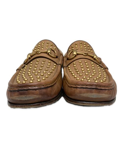 GUCCI（グッチ）GUCCI (グッチ) スタッズビットローファー ブラウン サイズ:7 1/2の古着・服飾アイテム