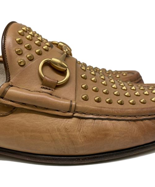 GUCCI（グッチ）GUCCI (グッチ) スタッズビットローファー ブラウン サイズ:7 1/2の古着・服飾アイテム