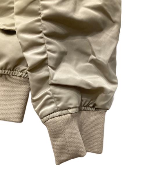 BEAUTY&YOUTH UNITED ARROWS（ビューティーアンドユースユナイテッドアローズ）BEAUTY&YOUTH UNITED ARROWS (ビューティーアンドユースユナイテッドアローズ) BYナイロンツイル MA-1ジャケット ベージュ サイズ:FREE 未使用品の古着・服飾アイテム