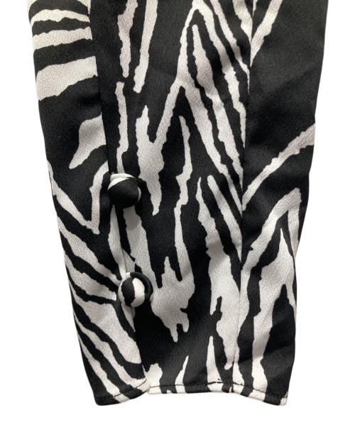 DIANE VON FURSTENBERG（ダイアンフォンファステンバーグ）DIANE VON FURSTENBERG (ダイアンフォンファステンバーグ) カシュクールワンピース ホワイト×ブラック サイズ:00 未使用品の古着・服飾アイテム