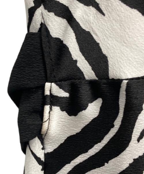 DIANE VON FURSTENBERG（ダイアンフォンファステンバーグ）DIANE VON FURSTENBERG (ダイアンフォンファステンバーグ) カシュクールワンピース ホワイト×ブラック サイズ:00 未使用品の古着・服飾アイテム