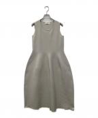 Mila Owenミラオーウェン）の古着「ホールガーメントスクエアネックニットワンピース」｜ベージュ