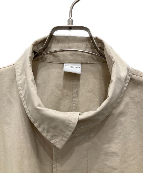 URBAN RESEARCH DOORS（アーバンリサーチドアーズ）URBAN RESEARCH DOORS (アーバンリサーチドアーズ) スタンドカラーミドルコート ベージュ サイズ:Mの古着・服飾アイテム