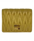 MIU MIUミュウミュウ）の古着「マテラッセレザー財布」｜イエロー