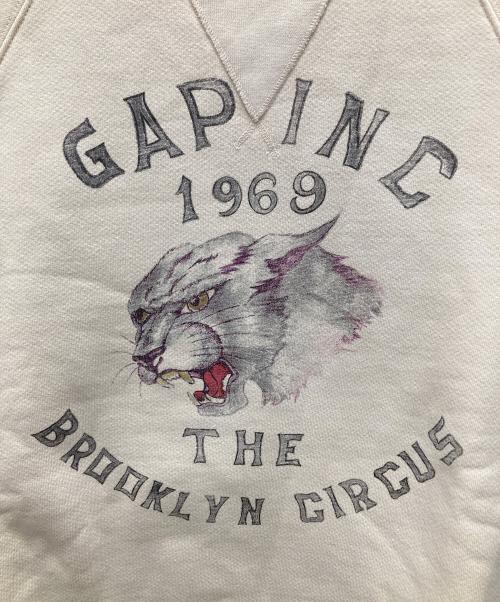 GAP（ギャップ）GAP (ギャップ) BKC (ビーケイシー) クルーネックスウェット アイボリー サイズ:S 未使用品の古着・服飾アイテム