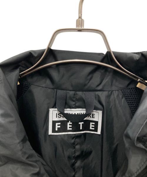 ISSEY MIYAKE FETE（イッセイミヤケフェット）ISSEY MIYAKE FETE (イッセイミヤケフェット) パラシュートコート ブラック サイズ:2の古着・服飾アイテム