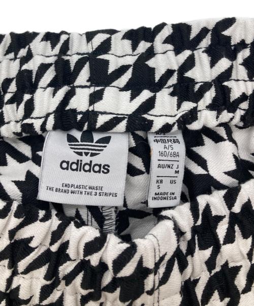 adidas（アディダス）adidas (アディダス) ハウンズトゥース ワイドレッグパンツ ホワイト×ブラック サイズ:Mの古着・服飾アイテム