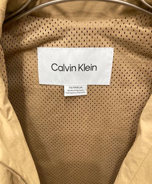 Calvin Klein（カルバンクライン）Calvin Klein (カルバンクライン) ナイロンコート ベージュ サイズ:XSの古着・服飾アイテム