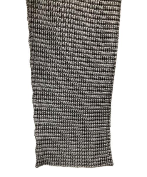 me ISSEY MIYAKE（ミーイッセイ ミヤケ）me ISSEY MIYAKE (ミーイッセイ ミヤケ) プリーツブラウス グレー サイズ:Fの古着・服飾アイテム