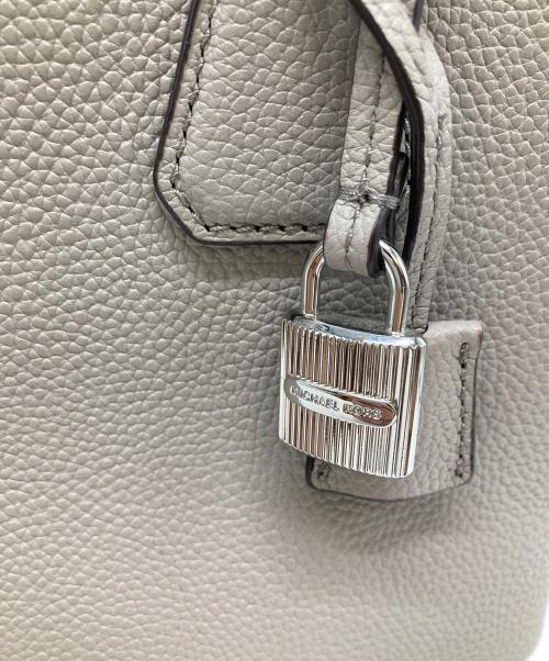 MICHAEL KORS（マイケル・コース）MICHAEL KORS (マイケル・コース) Camille Small Satchel/カミール スモール サッチェル グレーの古着・服飾アイテム
