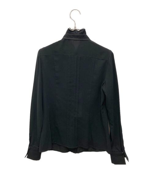 TO BE CHIC（トゥービーシック）TO BE CHIC (トゥービーシック) フリルブラウス ブラック サイズ:40 未使用品の古着・服飾アイテム