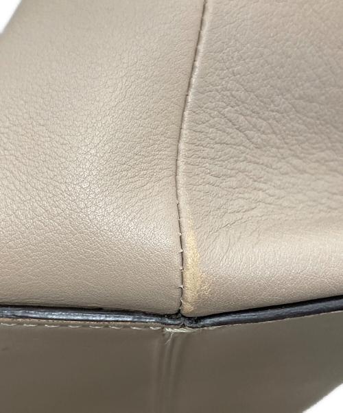 FENDI（フェンディ）FENDI (フェンディ) 2WAYショルダーバッグ ベージュの古着・服飾アイテム