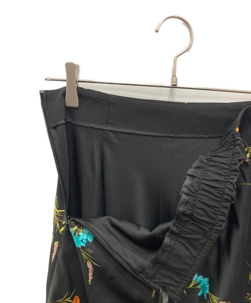 CADUNE（カデュネ）CADUNE (カデュネ) 花柄スカート ブラック サイズ:38 未使用品の古着・服飾アイテム