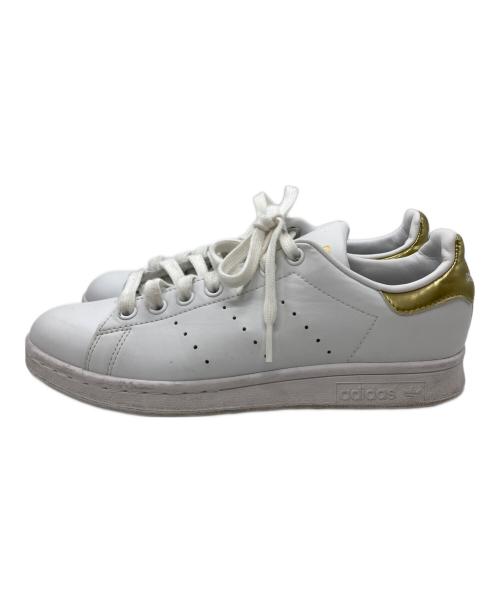 adidas（アディダス）adidas (アディダス) STAN SMITH W ホワイト×ゴールド サイズ:23.5の古着・服飾アイテム