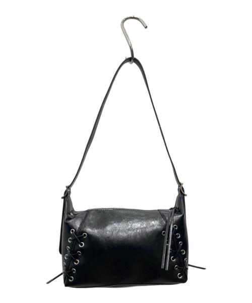 CHARLES & KEITH（チャールズアンドキース）CHARLES & KEITH (チャールズアンドキース) Xylia ザイリア グロメットレースアップショルダーバッグ ブラック 未使用品の古着・服飾アイテム