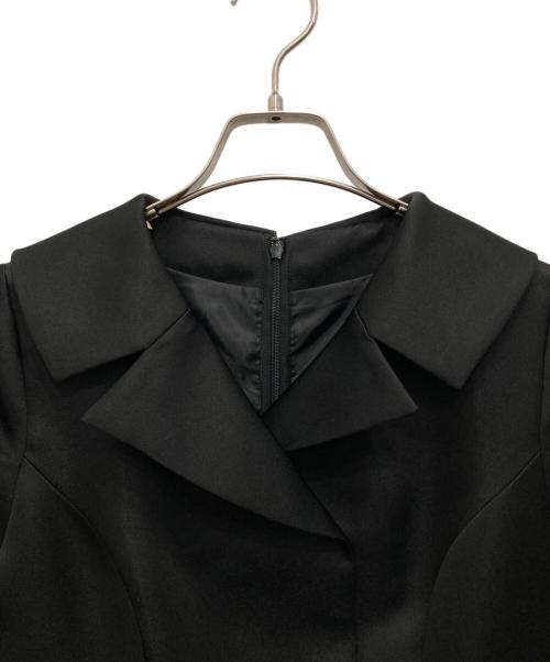 JENNE（ジェンヌ）JENNE (ジェンヌ) オープンカラーサテンワンピース ブラック サイズ:Sの古着・服飾アイテム