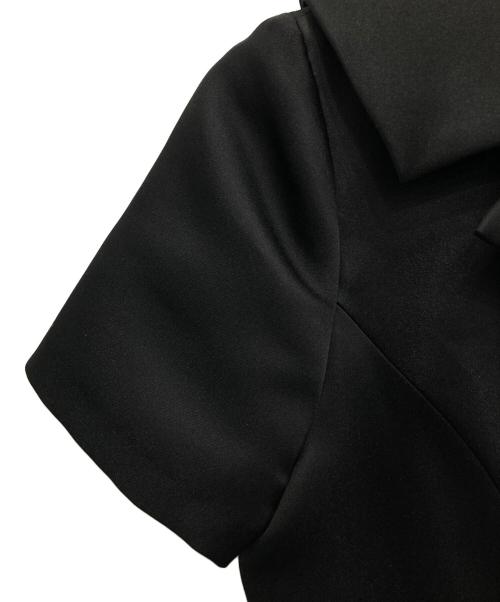 JENNE（ジェンヌ）JENNE (ジェンヌ) オープンカラーサテンワンピース ブラック サイズ:Sの古着・服飾アイテム