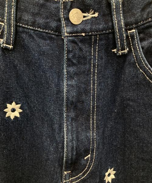 KEBOZ（ケボズ）KEBOZ (ケボズ) FREAK'S STORE (フリークスストア) NICK GEAR (ニックギア) Flower&Embroidery Logo DENIM/フラワー・アンド・エンブロイダリー・ロゴ・デニム ブルー サイズ:Mの古着・服飾アイテム