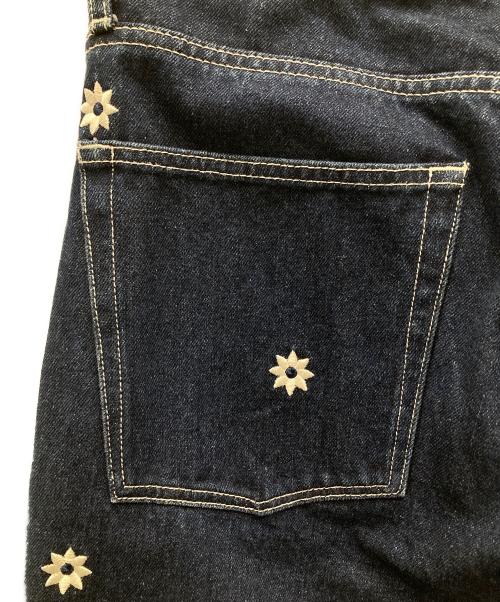 KEBOZ（ケボズ）KEBOZ (ケボズ) FREAK'S STORE (フリークスストア) NICK GEAR (ニックギア) Flower&Embroidery Logo DENIM/フラワー・アンド・エンブロイダリー・ロゴ・デニム ブルー サイズ:Mの古着・服飾アイテム