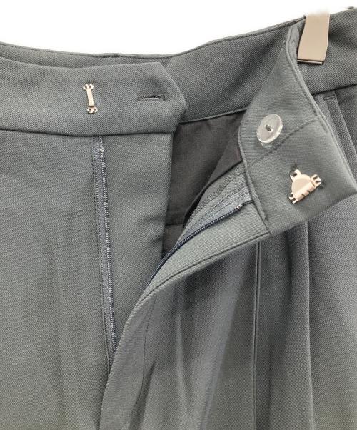 Katrin TOKYO（カトリーン トーキョー）Katrin TOKYO (カトリーン トーキョー) bustier layered slacks/ビスチェ レイヤード スラックス グレー サイズ:FREE 未使用品の古着・服飾アイテム