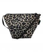 Herve Chapelierエルベシャプリエ）の古着「ナイロン舟型ショルダーバッグS」｜ホワイト×ブラック