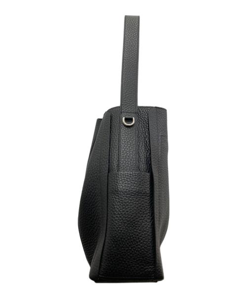 FURLA（フルラ）FURLA (フルラ) ESSENTIAL M ホーボバッグ ブラックの古着・服飾アイテム