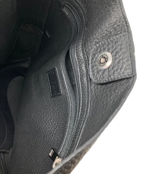 FURLA（フルラ）FURLA (フルラ) ESSENTIAL M ホーボバッグ ブラックの古着・服飾アイテム