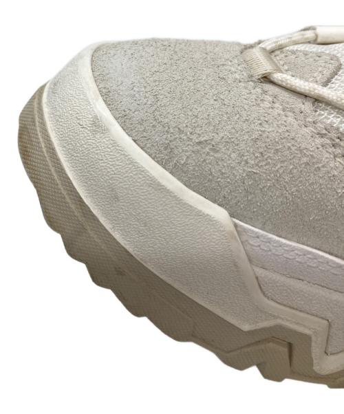 UGG（アグ）UGG (アグ) CAPTRAIL LOW アイボリー サイズ:25.5cmの古着・服飾アイテム