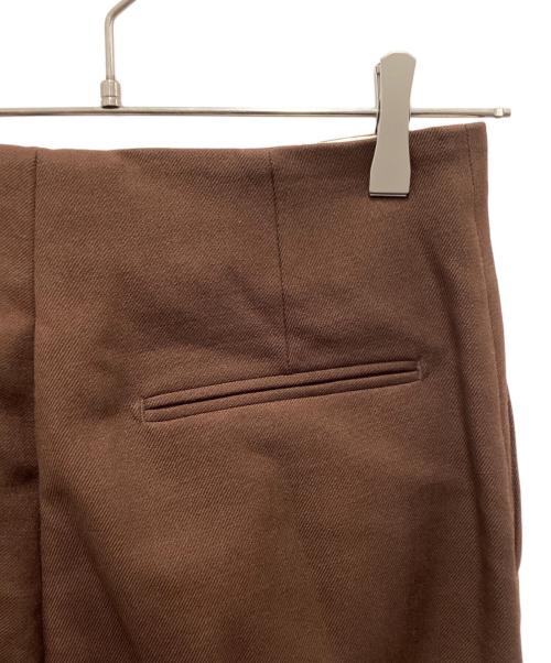 DRAWER（ドゥロワー）Drawer (ドゥロワー) センタープレスパンツ ブラウン サイズ:36の古着・服飾アイテム