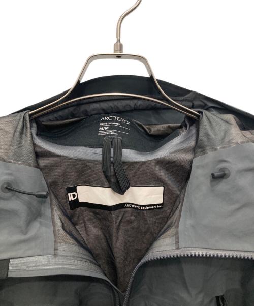 ARC'TERYX（アークテリクス）ARC'TERYX (アークテリクス) LEAF ALPHA LT JACKET グレー サイズ:Mの古着・服飾アイテム